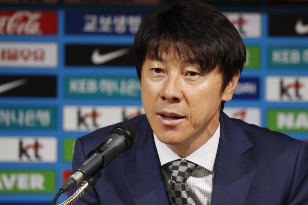 申台龙：建议K职业联赛  出台政策，参加亚冠精英职业联赛  球队取消外援限制