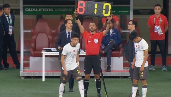 半场仅1-0领跑  ！王钰栋&杨希下半场后备  登场，换下陈哲宣&鲍世蒙