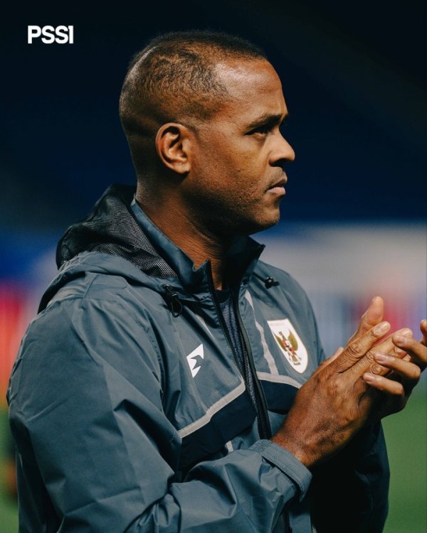 率队无缘世界杯赛  ！官方：49岁印尼主帅克鲁伊维特下课 执教仅9个月