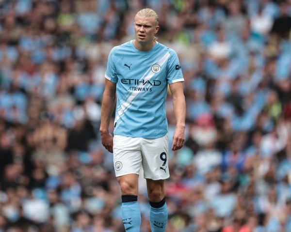 曼城队内本赛季英超射手榜：哈兰德13球居首，有5人各入1球