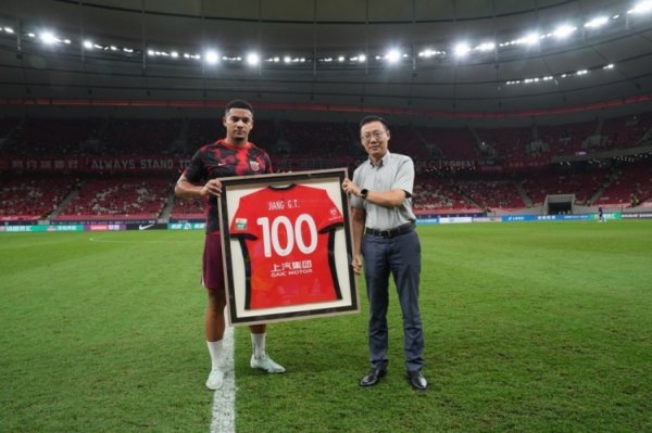 在亚冠首轮中，蒋光太达成代表俱乐部出战各项赛事100场里程碑